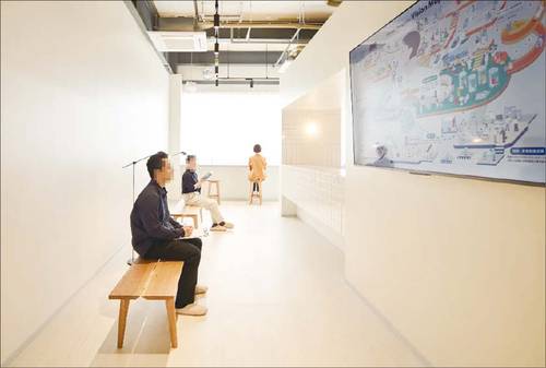 일본 바이오 업체 메타젠테라퓨틱스가 쓰루오카시에 조성한 헌변 시설 내 휴게 공간. 기증자들이 차례를 기다리고 있다. (메타젠테라퓨틱스 제공)
