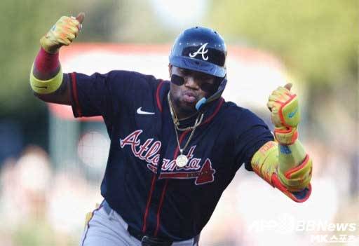 아쿠냐는 홈팬들의 응원을 등에 업고 출전한다. 사진=ⓒAFPBBNews = News1