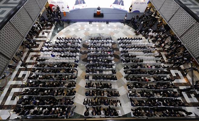 정대철 헌정회장이 지난해 7월 17일 오전 서울 여의도 국회에서 열린 제76주년 제헌절 경축식에서 기념사 하고 있다. /사진=뉴시스