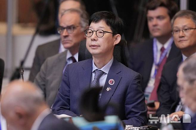 [쿠알라룸푸르=AP/뉴시스] 박윤주 외교부 1차관이 11일(현지 시간) 말레이시아 쿠알라룸푸르 컨벤션센터에서 열린 동남아국가연합(ASEAN, 아세안) 외교장관회의에 참석하고 있다. 2025.07.11.