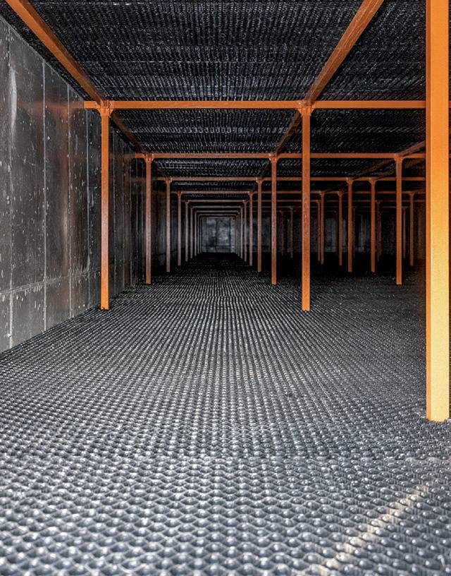 물과 바이오필터·드롭필터를 이용해 오염된 공기를 정화시킨다.