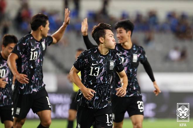 ▲ 11일 오후 용인미르스타디움에서 대한민국과 홍콩의 2025 동아시안컵 2차전이 열렸다. 강상윤과 이호재의 A매치 데뷔골을 앞세운 한국이 2-0으로 홍콩을 꺾고 2연승을 달렸다. ⓒ&nbsp;대한축구협회