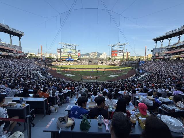 12일 대전한화생명파크에서 열린 '2025 신한 SOL뱅크 KBO 올스타전'이 만원 관중을 기록했다. 사진=서유빈 기자