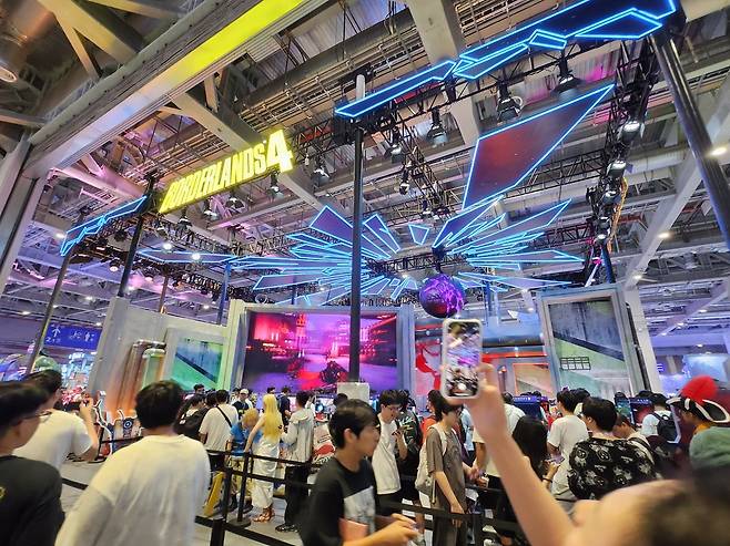 - 보더랜드4 부스도 상당히 인기다&nbsp;