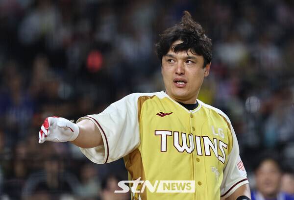 11일 대전 중구 대전한화생명볼파크에서 열린 2025 KBO리그 올스타 프라이데이 홈런더비 결승에서 LG 박동원이 타임을 요청하고 있다. /사진=뉴시스