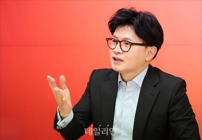 한동훈 국민의힘 전 대표가 데일리안과 인터뷰를 하고 있다. ⓒ데일리안 홍금표 기자