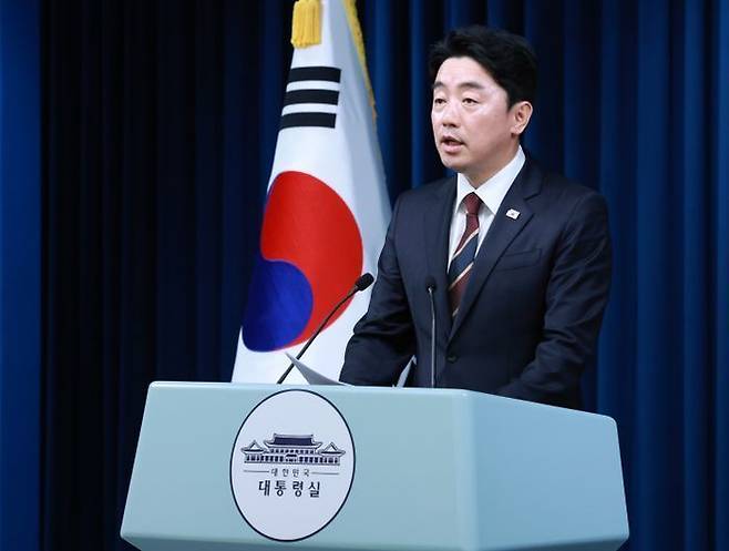 강훈식 대통령 비서실장이 서울 용산 대통령실 브리핑룸에서 인선 관련 브리핑을 하고 있다. ⓒ뉴시스