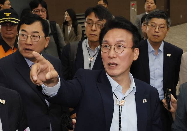 김민석 국무총리가 지난 7월11일 경북 경주시 화백컨벤션센터(HICO)를 방문해 APEC 정상회의 준비 상황을 점검하고 있다.<연합뉴스 사진>