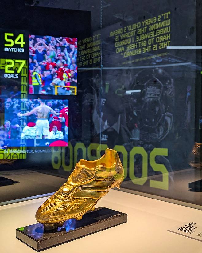 Internet_20250712_232933_8.jpeg 홍콩에서 개최된 크리스티아누 호날두 전시회.jpg