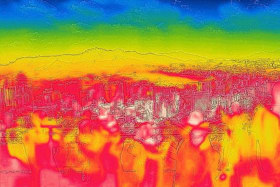 폭염이 이어진 9일 서울 남산에서 바라본 도심을 열화상 카메라로 촬영한 모습. [연합뉴스]