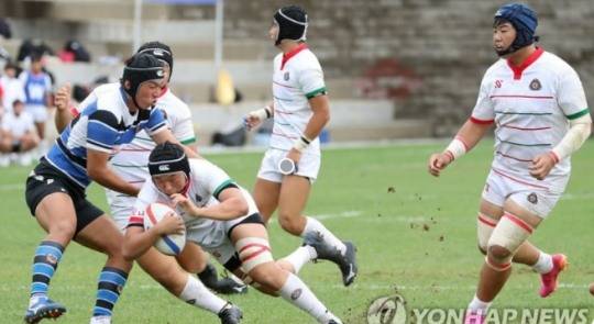 태클로 상대 공격을 저주하는 국내 럭비 경기 모습 [연합뉴스 자료사진]