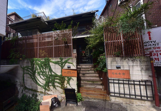 최근 월간윤종신이 매입한 서울 용산구 한남동 소재 건물 전경. 네이버 로드뷰