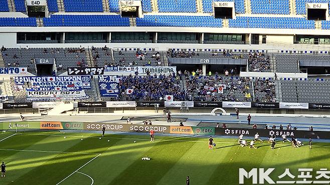 일본과 중국의 경기가 펼쳐진 용인미르스타디움. 사진=이근승 기자