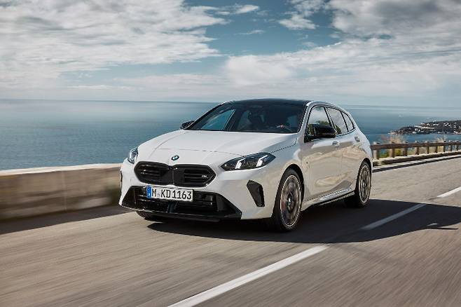 BMW의 뉴 1시리즈 고성능 모델 M135 xDrive. BMW코리아 제공