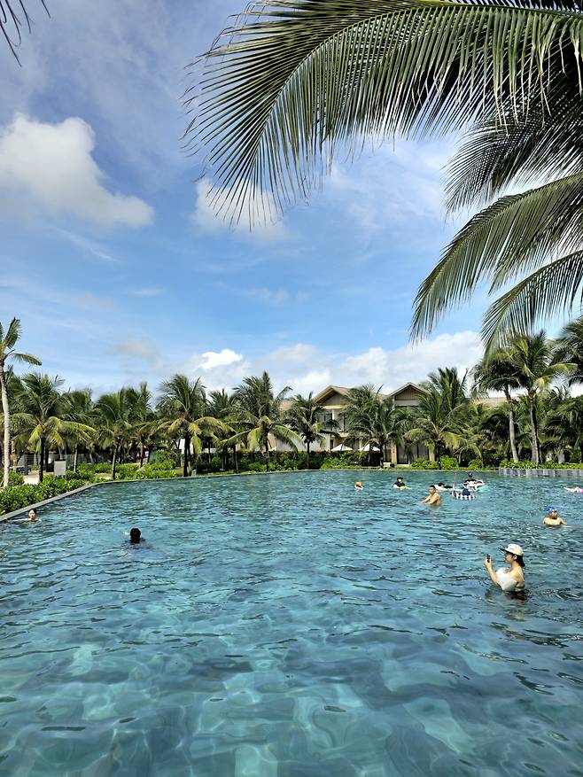 뉴월드 푸꾸옥 리조트 인피니티 풀.