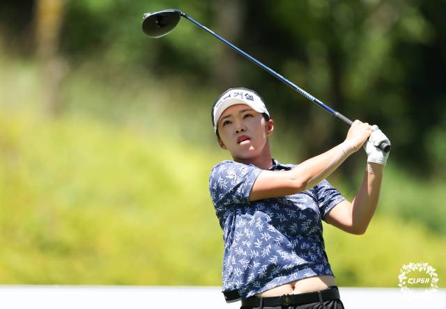 티샷을 하고 있는 김수지. 사진 제공=KLPGA