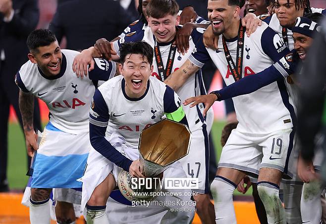 ▲ 스퍼스 웹도 "프랭크 감독은 손흥민의 거취를 두고 이야기를 나눌 것이다. 만약 손흥민이 잔류한다해도 프랭크 감독은 반길 것"이라며 "다만 손흥민은 다음 시즌부터 조연을 맡아야 한다"고 뒤로 물러야 한다고 강조했다.