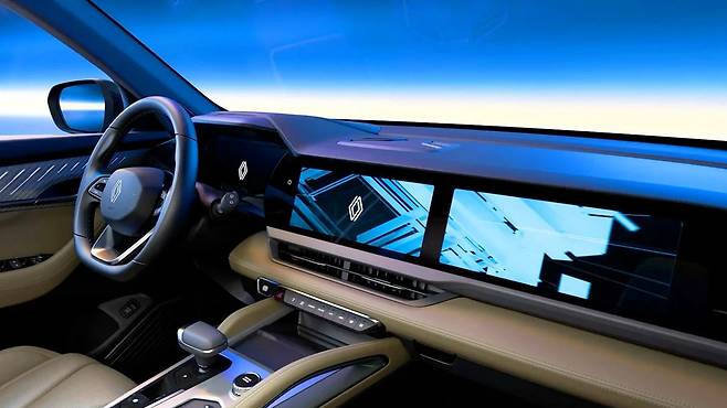 르노 그랑 콜레오스 E tech 실내