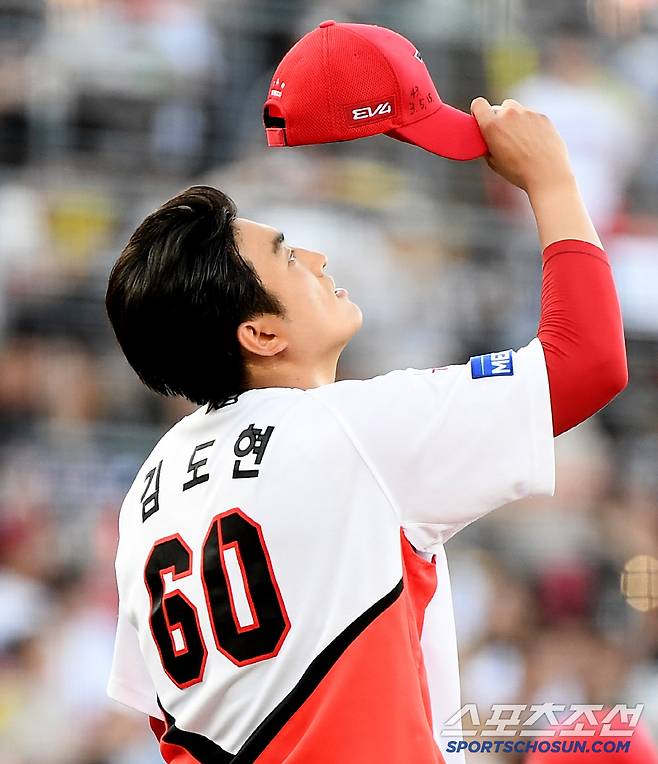 5일 광주 기아 챔피언스필드에서 열린 롯데-KIA전. KIA 선발투수 김도현이 투구 전 정신을 가다듬고 있다. 광주=정재근 기자 cjg@sportschosun.com/2025.7.5/