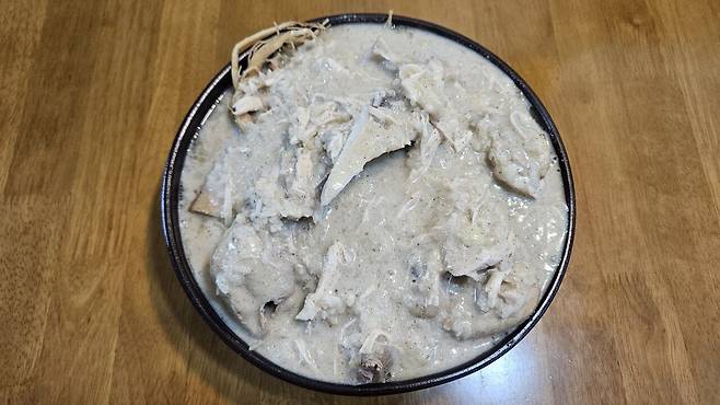 20250712_210435.jpg 저녁 야구하는 아들 몸보신 홈메이드 들깨 삼계탕