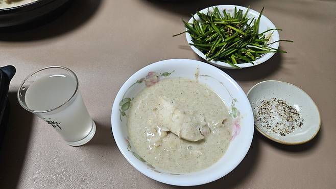 20250712_211514.jpg 저녁 야구하는 아들 몸보신 홈메이드 들깨 삼계탕