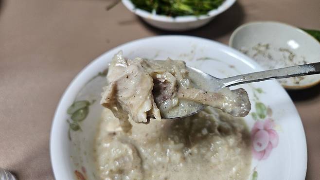 20250712_212613.jpg 저녁 야구하는 아들 몸보신 홈메이드 들깨 삼계탕