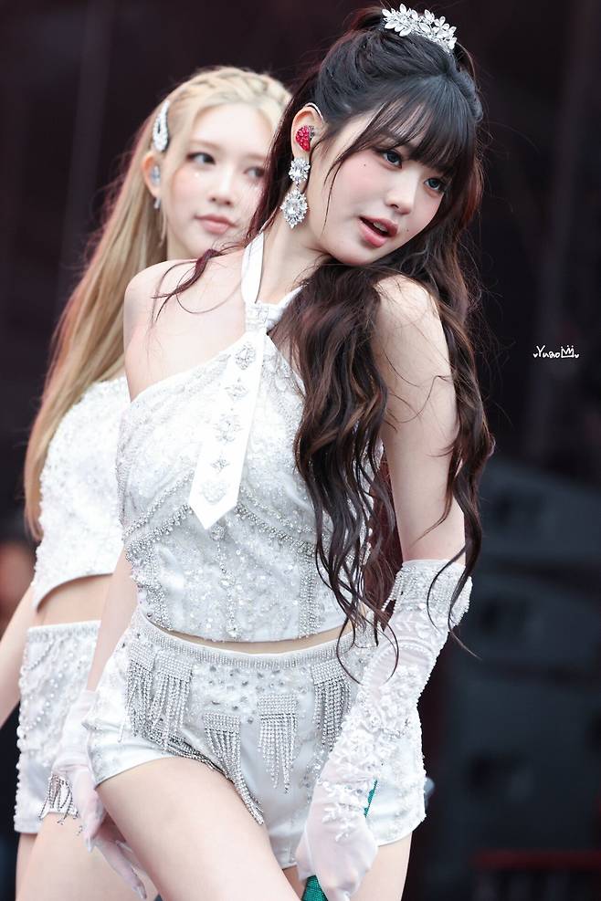 8.jpg 오늘자 롤라팔루자 베를린 아이브 장원영