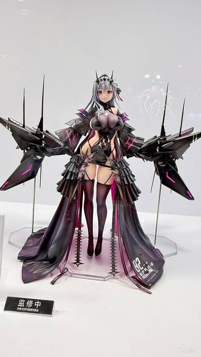 ▲ 아직 감수 중인 모더니아 피규어, 쓰읍 예약 언제 열리려나