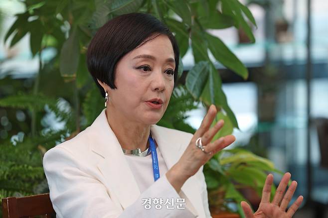 부천국제판타스틱영화제 장미희 조직위원장이 10일 경기 부천시 한 카페에서 경향신문과 인터뷰하고 있다. 정효진 기자