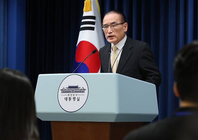 National Security Adviser Wi Sung-lac speaks during a briefing at the presidential office in central Seoul on July 9. [JOINT PRESS CORPS]