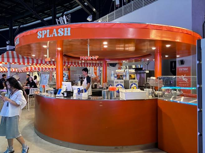 인피니티 풀 옆에 위치한 간식 코너. 최원준 기자