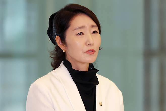 강선우 여성가족부 장관 후보자가 지난달 26일 오후 서울 종로구 이마빌딩에 마련된 인사청문회 준비 사무실에 출근하며 소감을 말하고 있다. 뉴시스