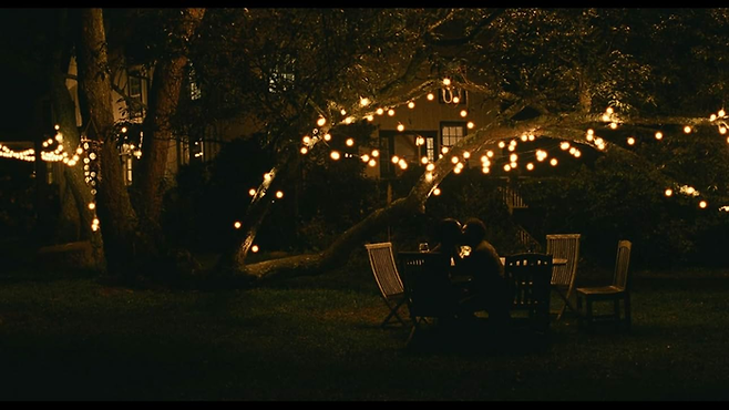 나영은 남편과의 삶 속에서 늘 아름다움을 발견해 나가고 있었다. [출처=IMDb]