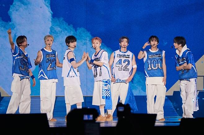 그룹 NCT 드림이 12일 저녁 서울 구로구 고척 스카이돔에서 네 번째 단독 콘서트 '더 드림 쇼 4: 드림 더 퓨처'를 열었다. SM엔터테인먼트 제공