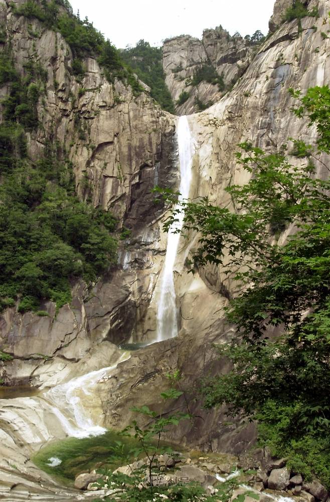 금강산 비룡폭포. 2004.7.2. 서울신문