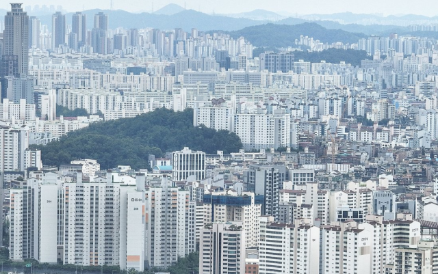 60세 이상 고령층 가구의 부동산 자산 비중이 80%를 넘는 것으로 나타났다. 연합뉴스