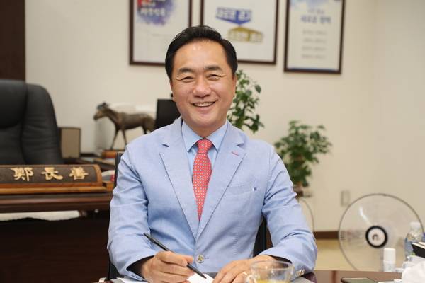 정장선 평택시장은 “시 발전을 획기적으로 끌어올려 평택에 사는 것만으로도 자부심을 느낄 수 있도록 명품도시로 만들어가겠다”고 강조했다. /평택시 제공