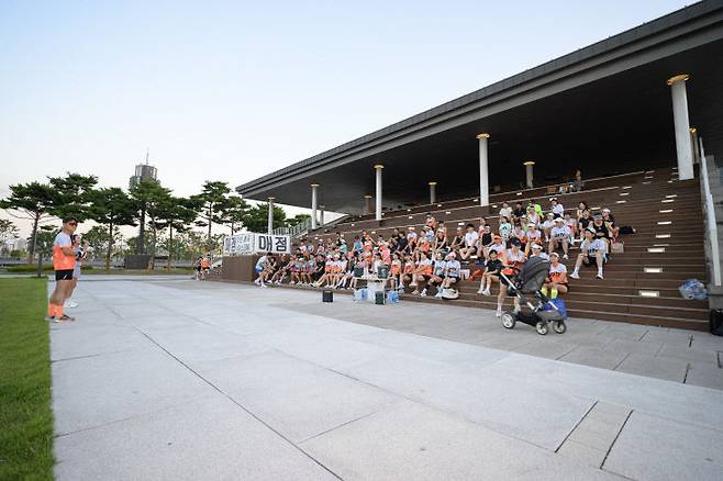 7월 10일 중앙공원에서 진행된 걷기와 달리기 강습.