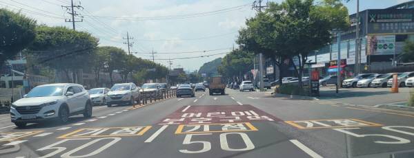 구미시 야은로 폐원 유치원앞에 있는 어린이보호구역 기점 도로 표지판. 이봉한기자