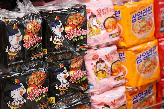 서울의 한 대형마트에 진열된 삼양식품 제품.(사진=연합뉴스)