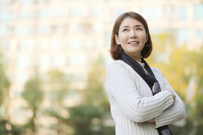 갱년기에는 건강을 위해 신경쓸 일이 적지 않다. 비만한 갱년기 여성이 비만치료제와 폐경 호르몬 치료제를 함께 쓰면 체중을 훨씬 더 많이 줄일 수 있다는 연구 결과가 나왔다. 사진은 기사 내용과 직접 관련이 없음. [사진=클립아트코리아]