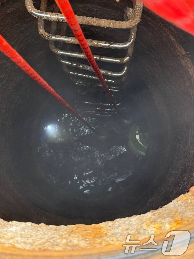 지난 6일 사고가 난 맨홀 내부 모습 (인천소방본부 제공, 재판매 및 DB 금지) 2025.7.6/뉴스1