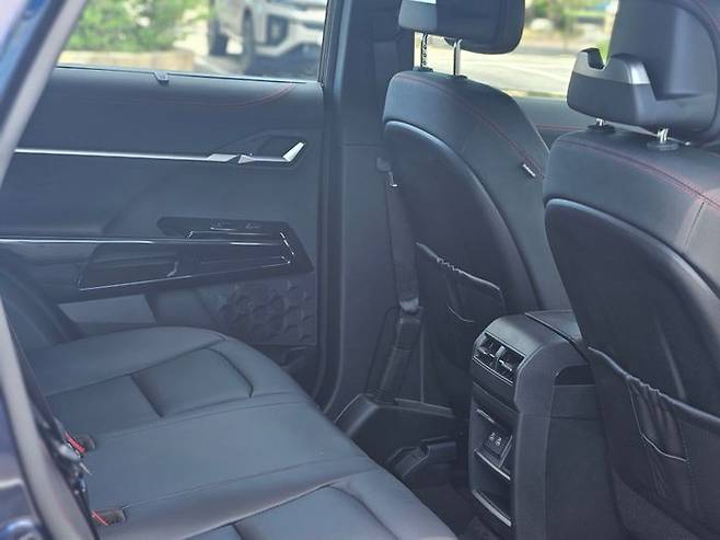 KGM 액티언 하이브리드 뒷좌석. ⓒ데일리안 정진주 기자