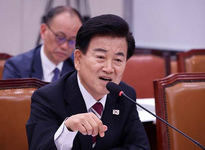 정동영 통일부 장관 후보자가 14일 국회 외교통일위원회에서 열린 인사청문회에 출석해 의원의 질의에 답변하고 있다. ⓒ연합뉴스