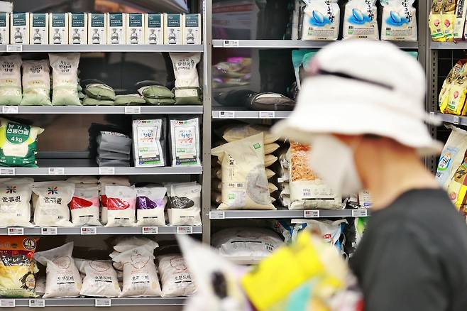 최근 일본에선 '쌀 품귀 현상'이 벌어지면서 품질 좋은 한국산 쌀이 새로운 대안으로 주목받고 있다. 연합뉴스