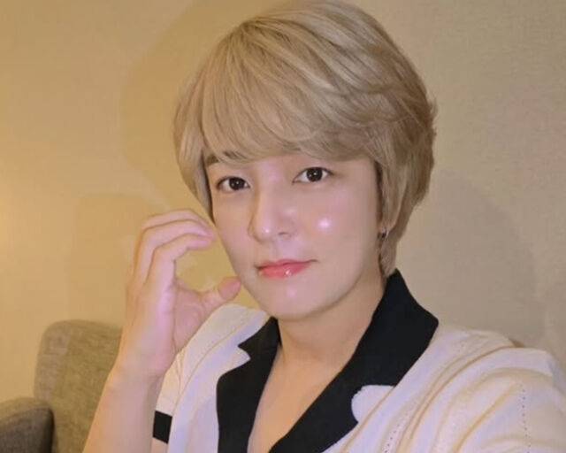 김정훈이 동안 외모를 자랑해 눈길을 끌고 있다. / 김정훈 소셜미디어 계정