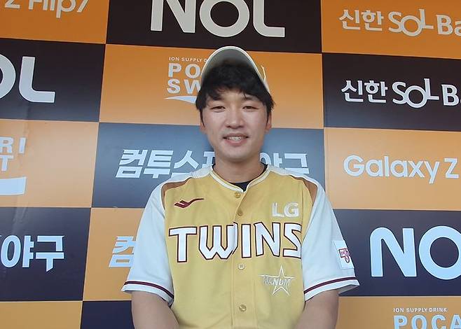 [대전=뉴시스] 문채현 기자 = 프로야구 LG 트윈스 박해민이 12일 대전 한화생명볼파크에서 열린 2025 신한 쏠뱅크 KBO 올스타전을 앞두고 취재진과 인터뷰를 하고 있다. 2025.07.12. dal@newsis.com *재판매 및 DB 금지
