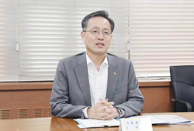 [서울=뉴시스] 이형일 기획재정부 장관 직무대행 1차관이 14일 오후 서울 종로구 정부서울청사에서 열린 제50차 물가관계차관회의를 주재하고 있다. (사진=기획재정부 제공) 2025.07.14. photo@newsis.com *재판매 및 DB 금지