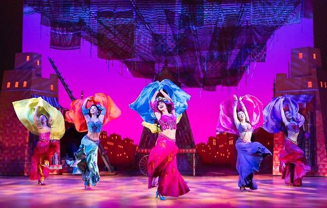 뮤지컬 '알라딘'의 아라비안 나이츠 군무. (사진=에스앤코 제공) *재판매 및 DB 금지