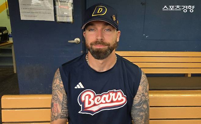 두산 제이크 케이브가 13일 잠실에서 인터뷰하고 있다. 유새슬 기자